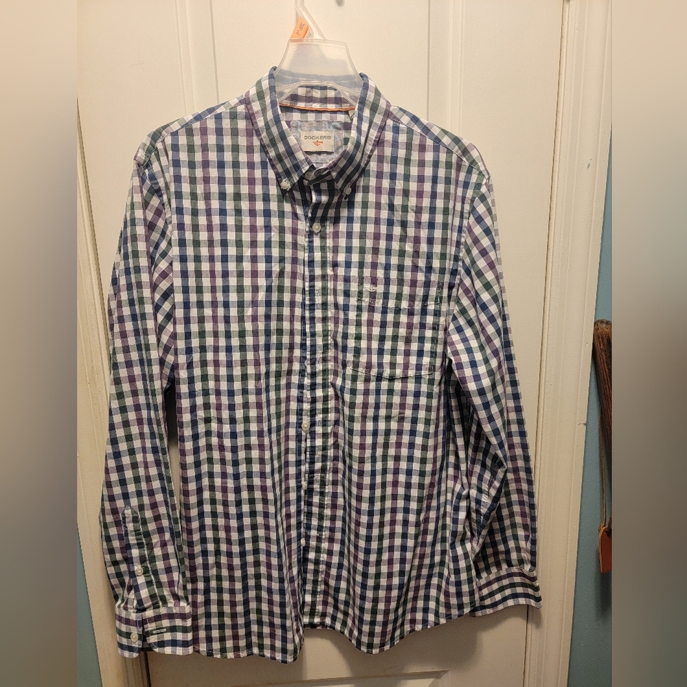 Men's Dockers long sleeve shirt
